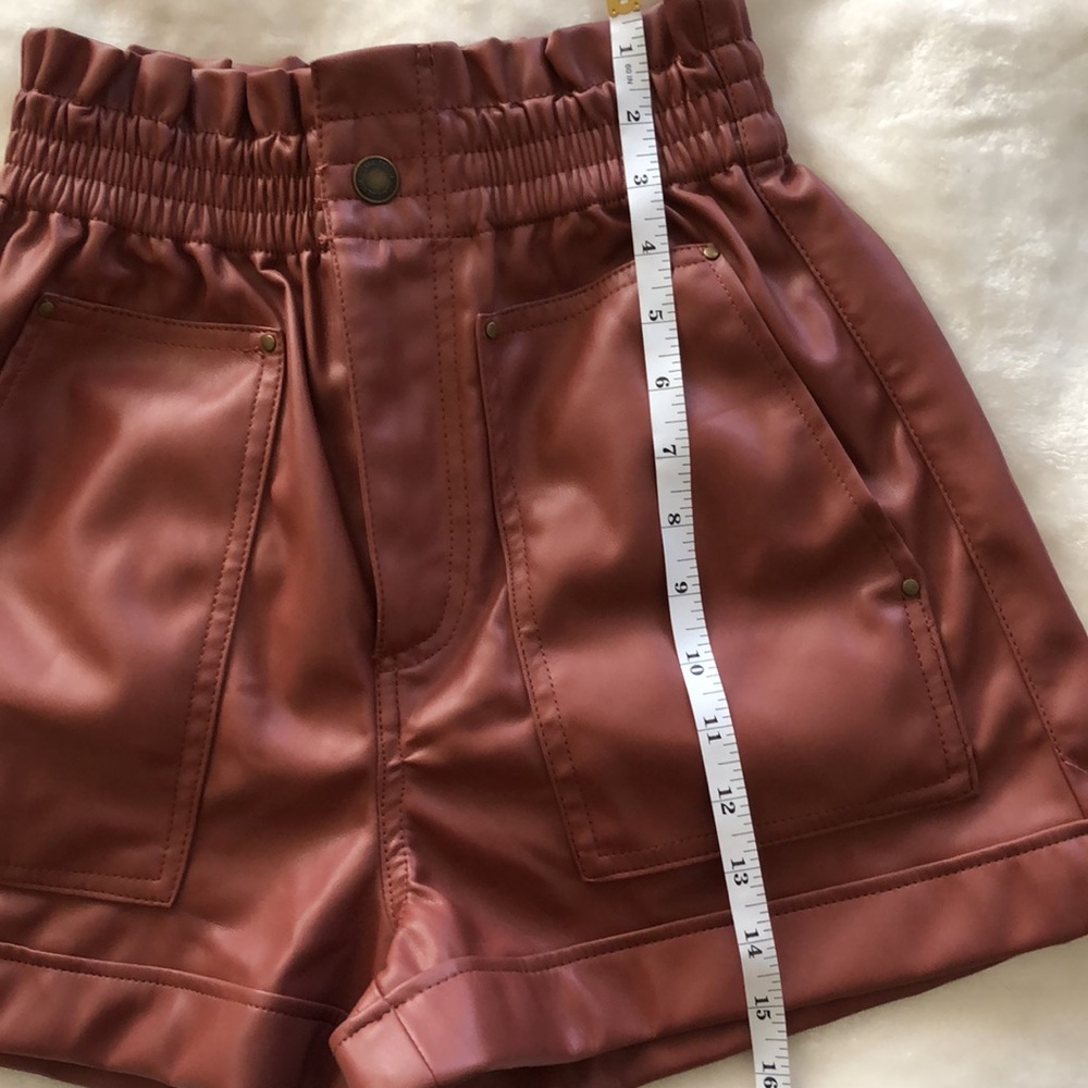 Zara high rise faux leather shorts - Picture 8 of 11
